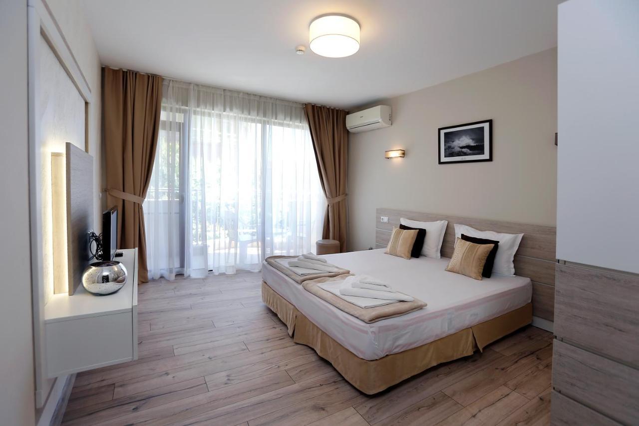פומורי Coral Hotel מראה חיצוני תמונה