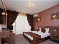 פומורי Coral Hotel מראה חיצוני תמונה